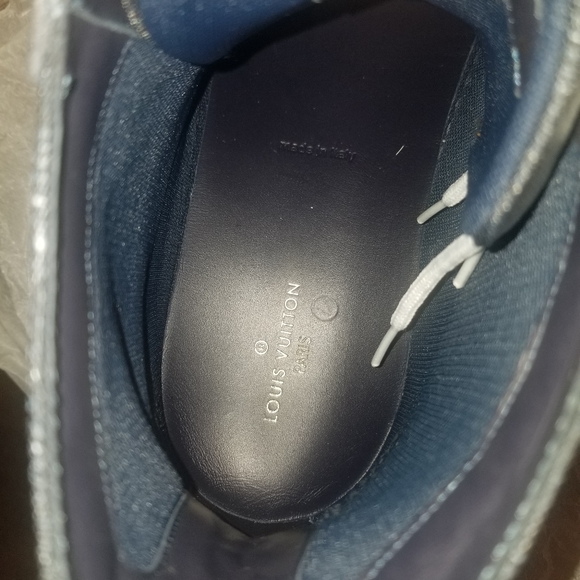 Louis Vuitton mens Tattoos/ Authentic - Picture 4 of 12